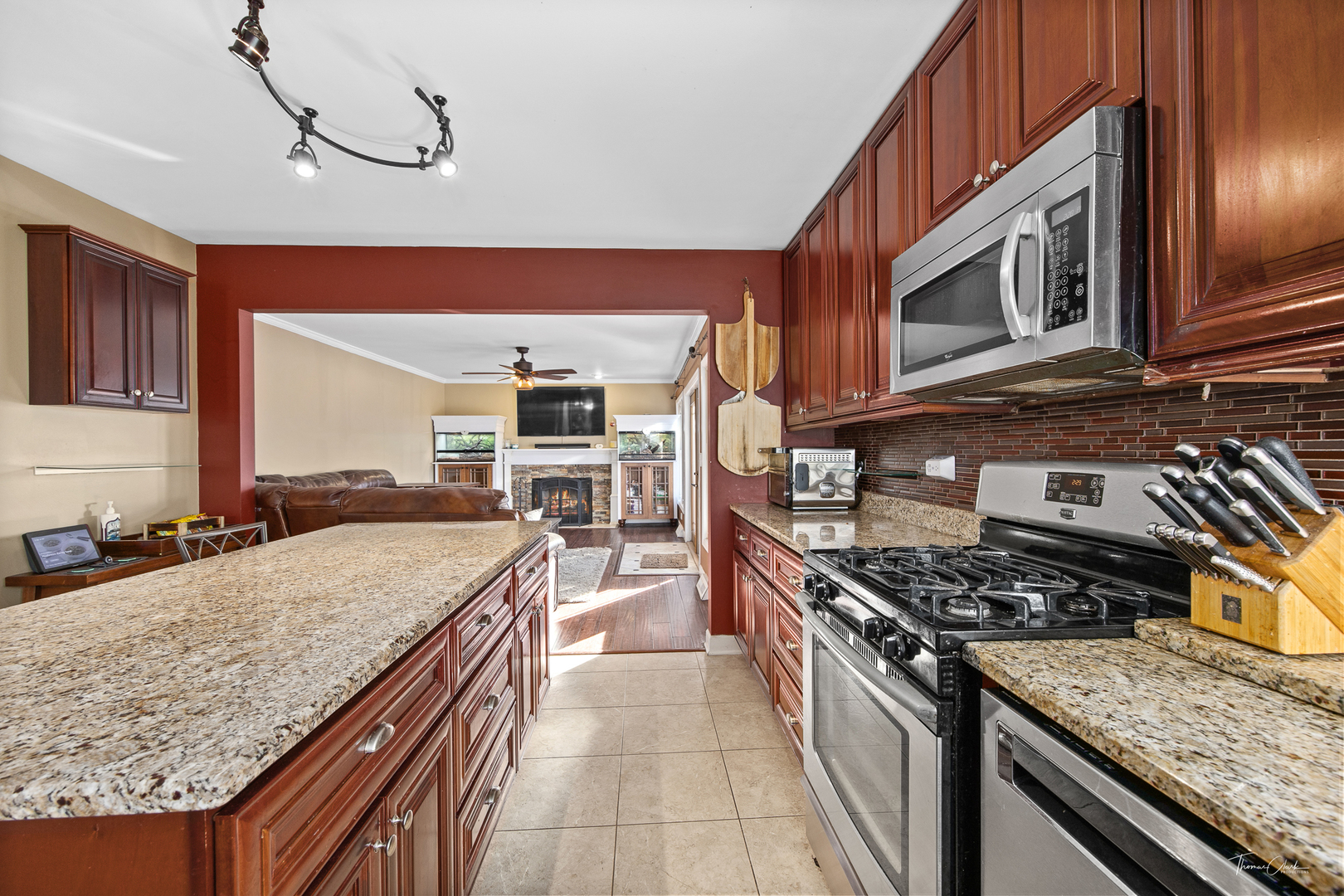 2 Callery Court Bolingbrook, IL 60490 - Photo 14 of 45 Gallery Image 14