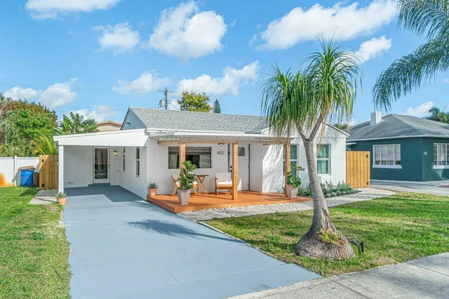 $485,000 | 423 West Ocean Avenue, Lantana, FL 33462