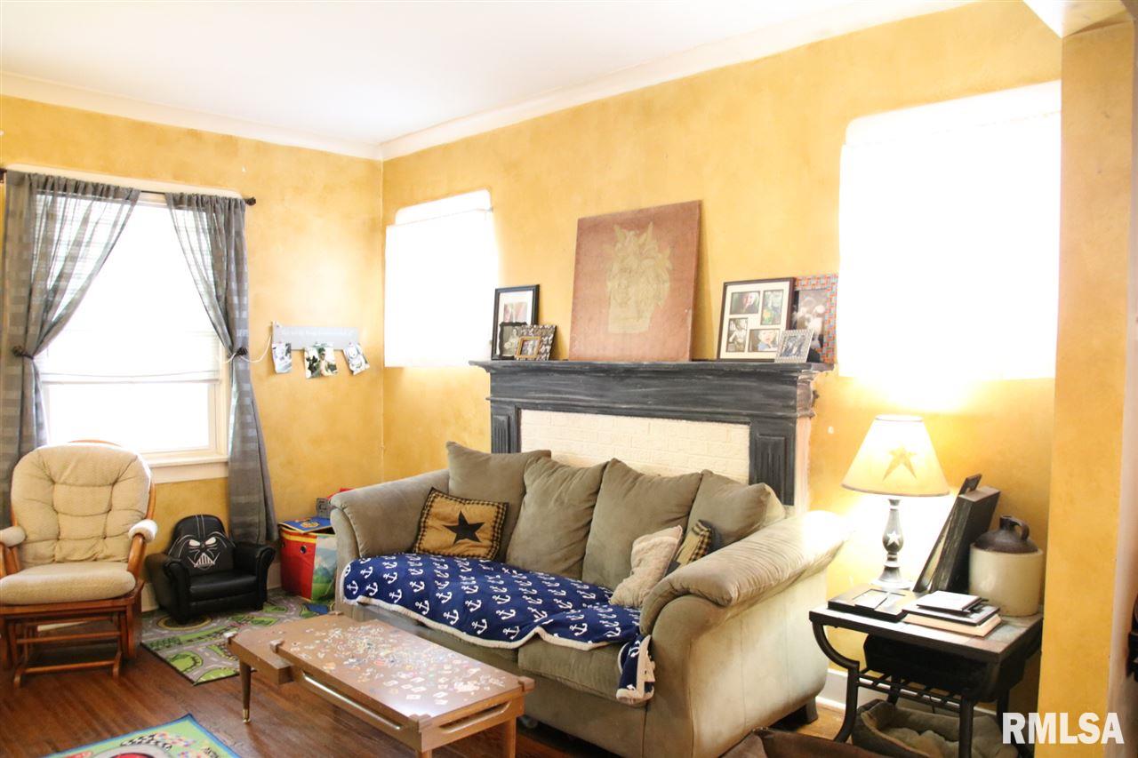 2809 North Prospect Road Peoria, IL 61603 - Photo 4 of 36 Gallery Image 4