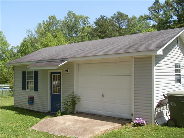 610 Fall River Road Lawrenceburg, TN 38464 - Photo 2 of 15 Apartment / garage