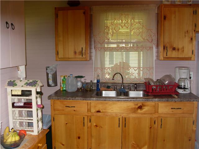 610 Fall River Road Lawrenceburg, TN 38464 - Photo 9 of 15