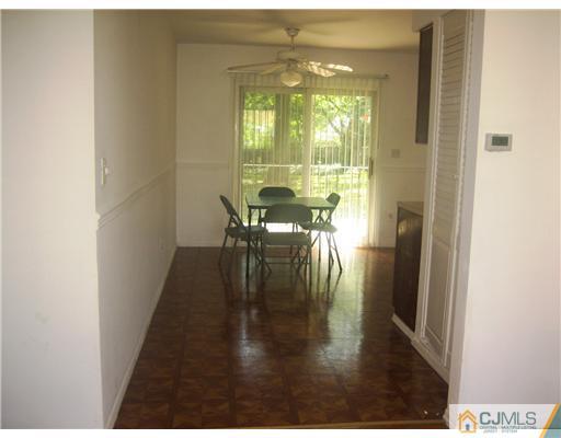 172 Evergreen Road, Unit 172 Metuchen, NJ 08840 - Photo 4 of 10 Gallery Image 4