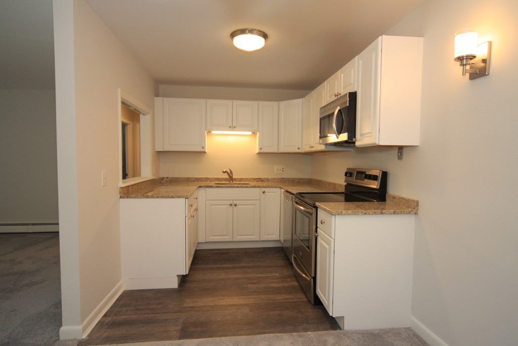 55 Jacqueline Road, Unit 5 Waltham, MA 02452 - Photo 5 of 17 Gallery Image 5