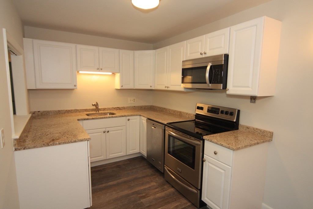 55 Jacqueline Road, Unit 5 Waltham, MA 02452 - Photo 6 of 17 Gallery Image 6
