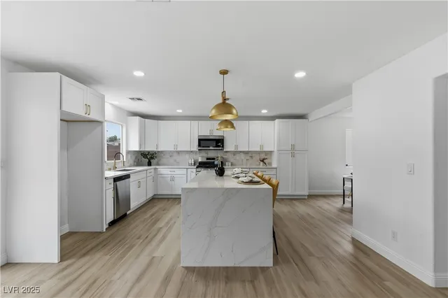 $530,000 | 2622 Tahiti Isle Avenue, North Las Vegas, NV 89031