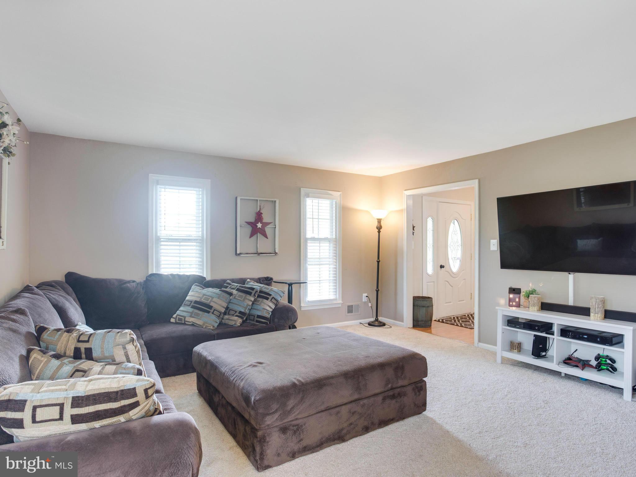 9791 Flint Rock Road Manassas, VA 20112 - Photo 4 of 28 Family Room