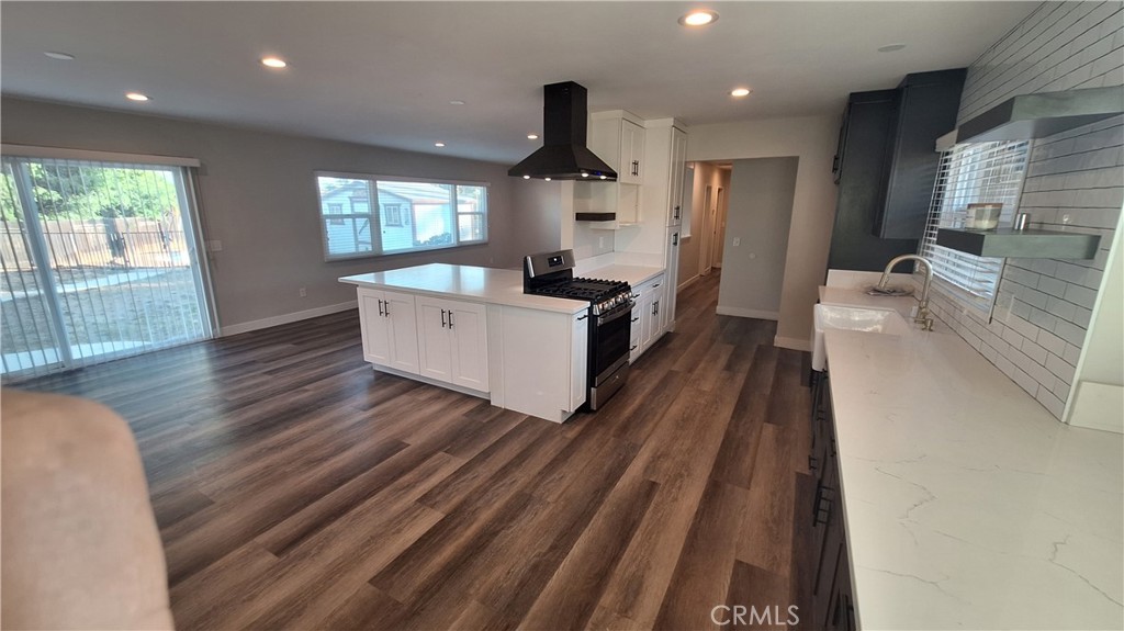 2327 Fairview Avenue Riverside, CA 92506 - Photo 11 of 30