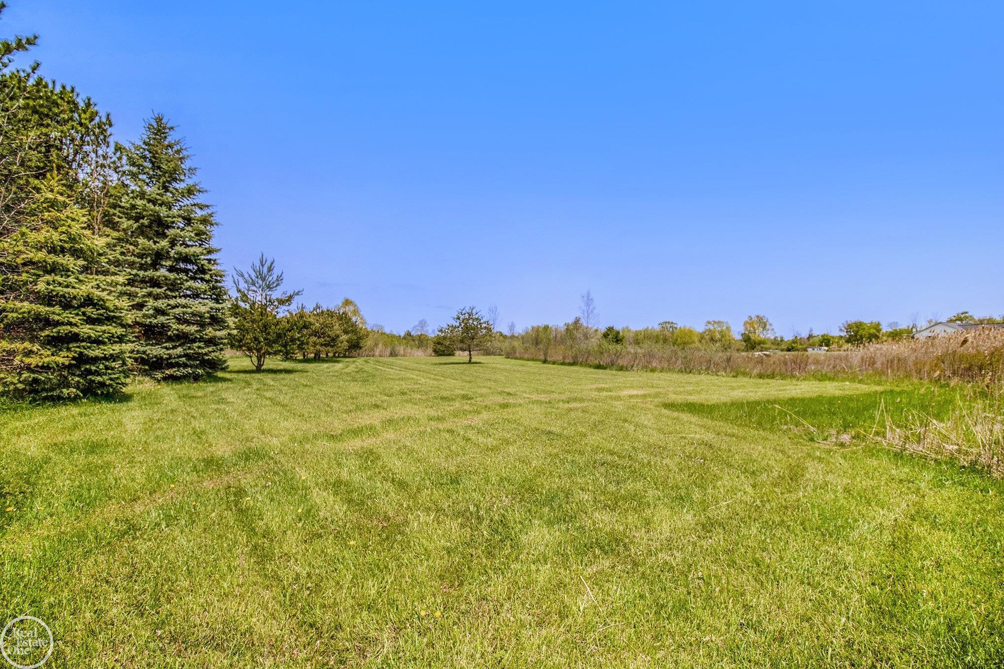 4184 Harris Road Fort Gratiot, MI 48059 - Photo 25 of 31 50109377-24.JPG
