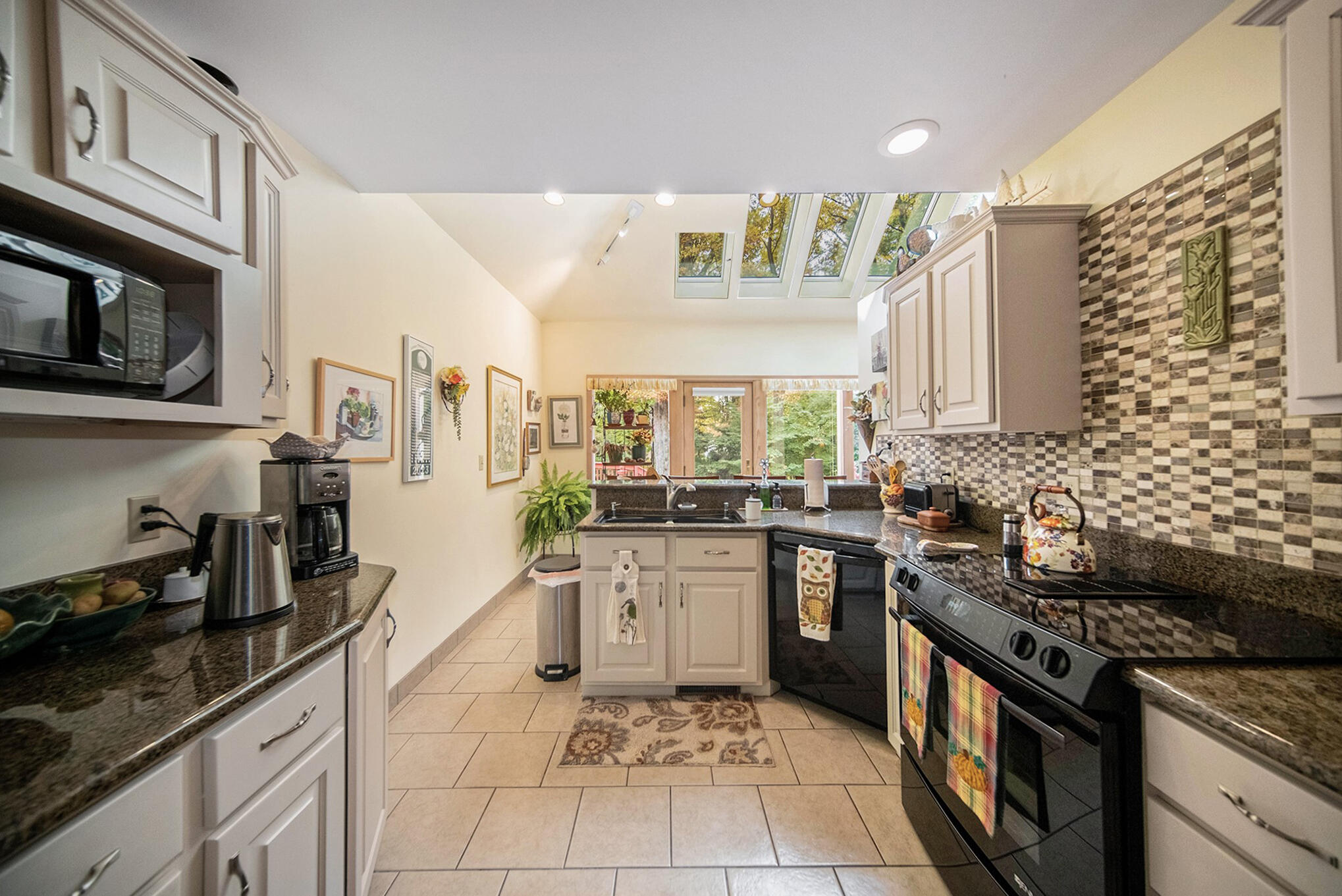 909 Briarcliff Road Jackson, MI 49203 - Photo 14 of 51 14