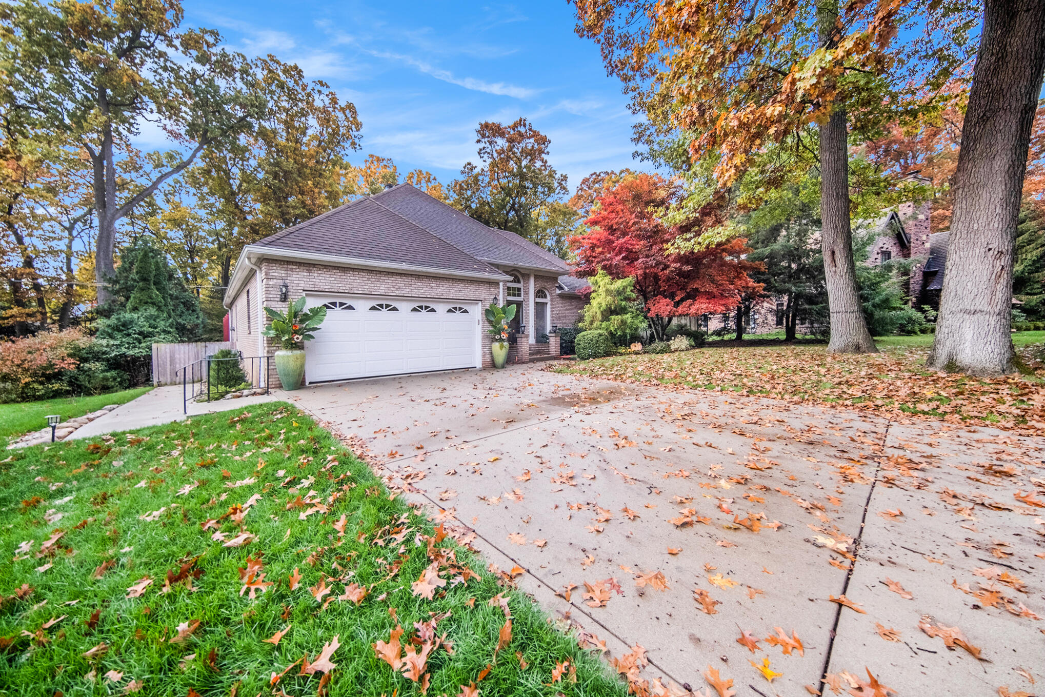 909 Briarcliff Road Jackson, MI 49203 - Photo 4 of 51 4