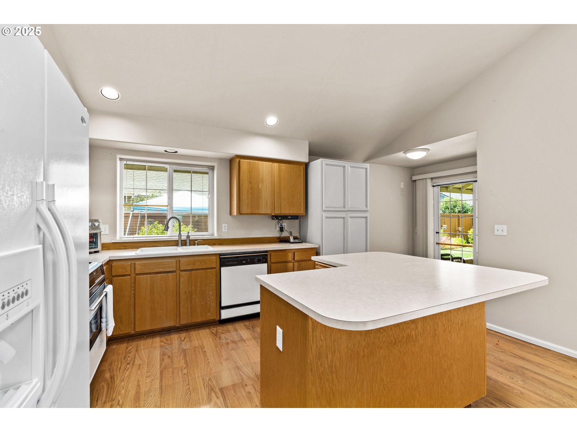 2494 Cubit Street Eugene, OR 97402 - Photo 8 of 29 Gallery Image 8