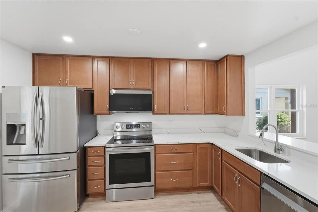 1309 Spring Lite Way Orlando, FL 32825 - Photo 7 of 43