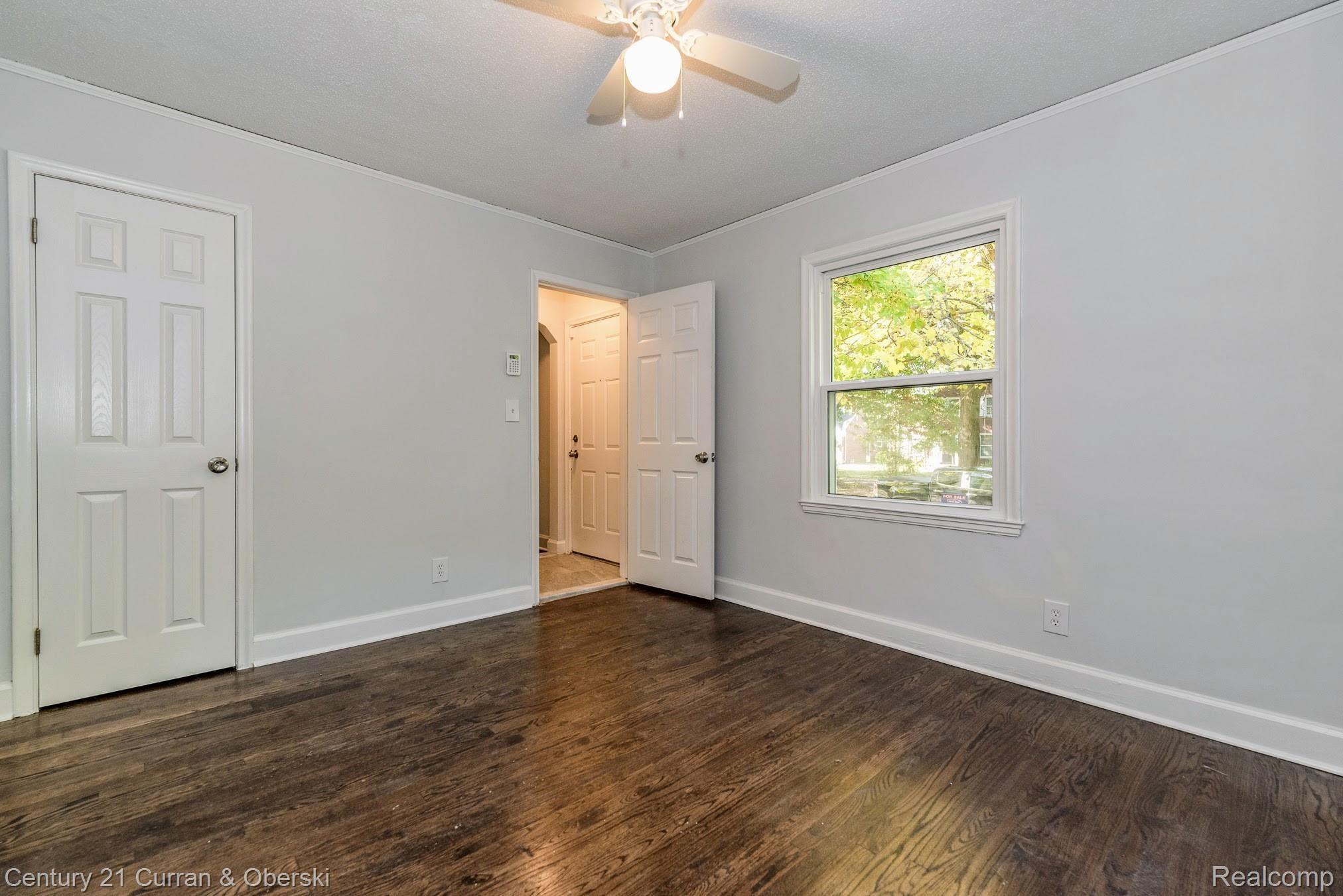 15070 Greenview Road Detroit, MI 48223 - Photo 13 of 28 DSC_4821.jpg