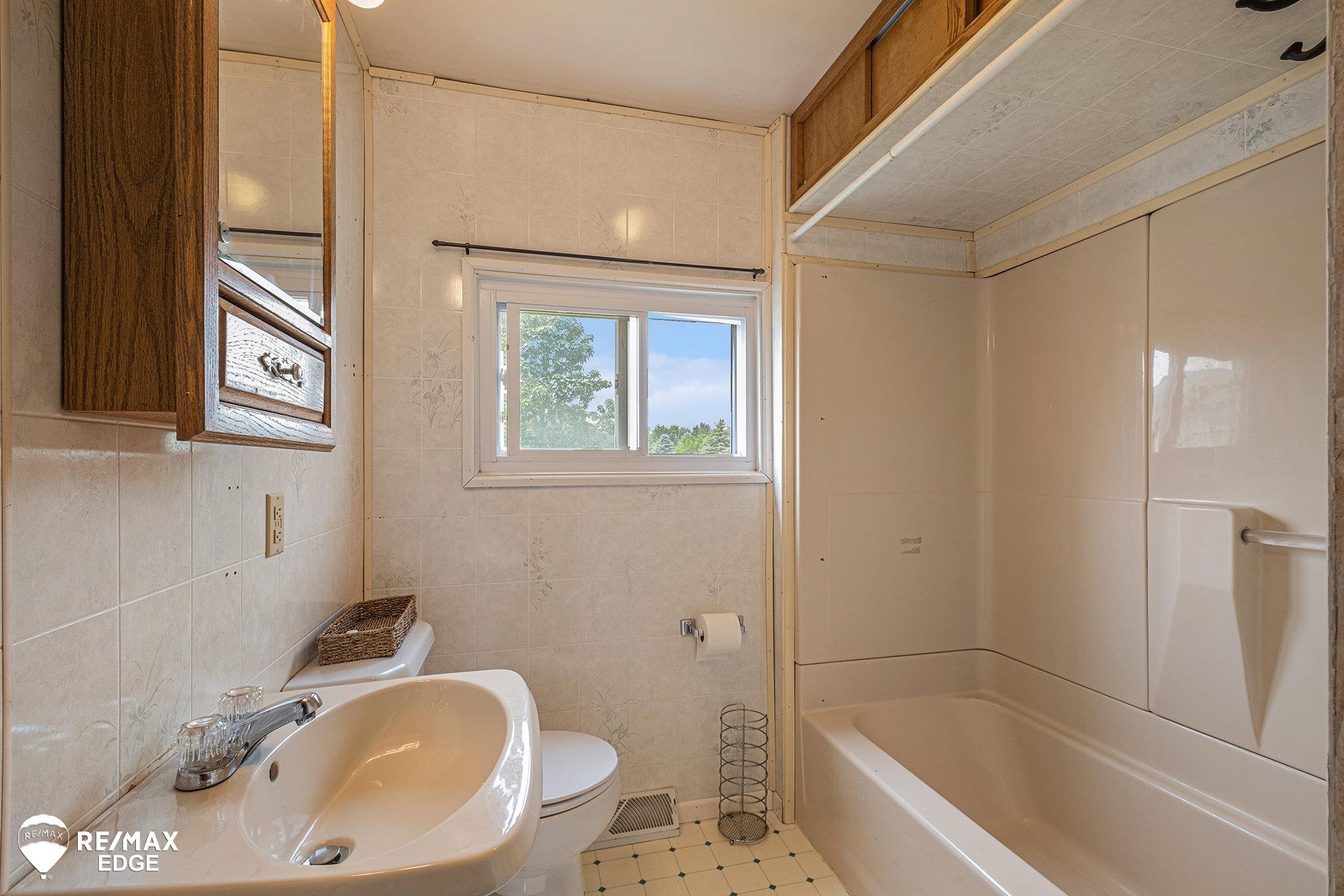 4244 South Irish Road Davison, MI 48423 - Photo 10 of 21