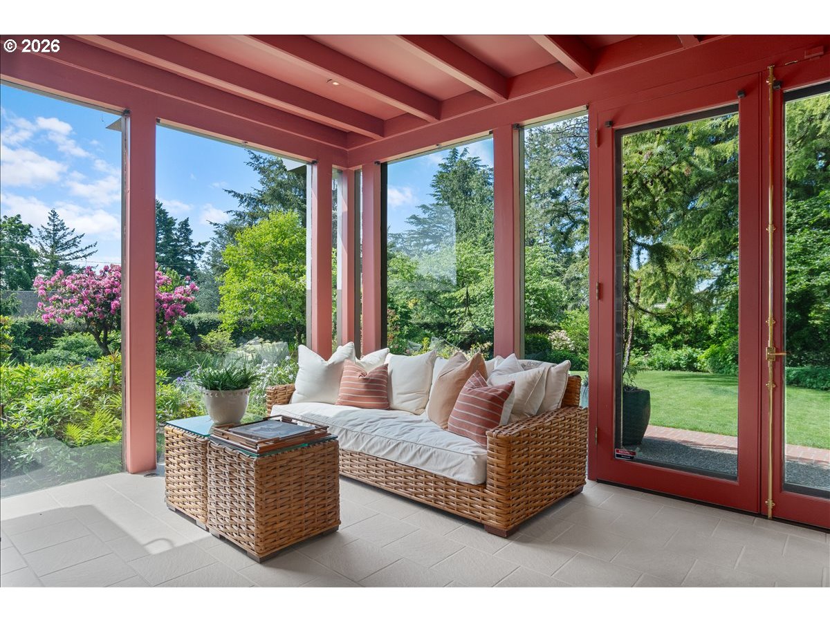 4121 Southwest Arthur Way Portland, OR 97221 - Photo 7 of 48
