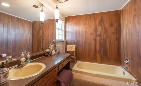 $199,000 | 800 South Henderson Street, Salem, MO 65560