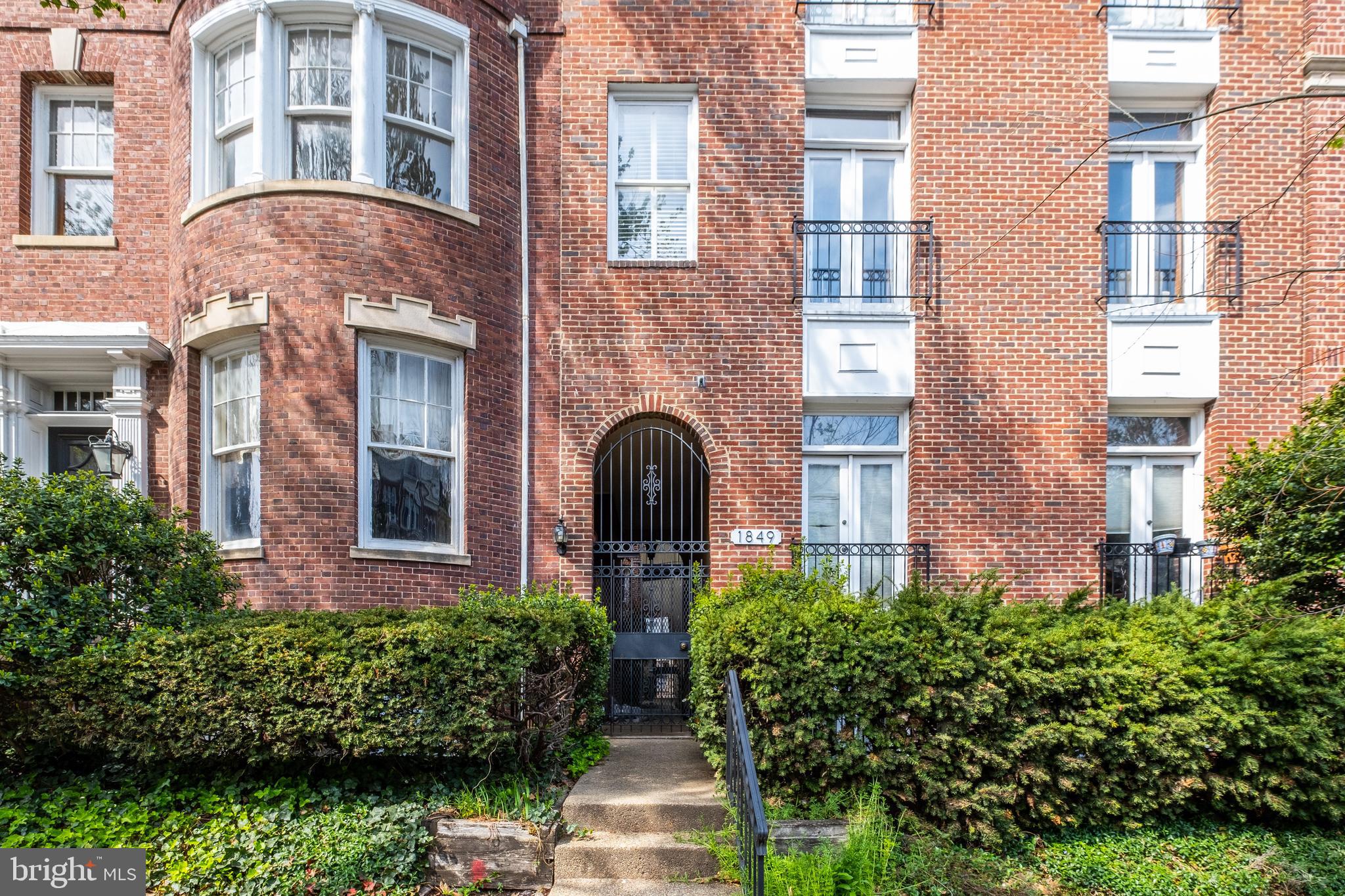 1849 Kalorama Road Northwest, Unit 4 Washington, DC 20009 - Photo 3 of 37 Gallery Image 3