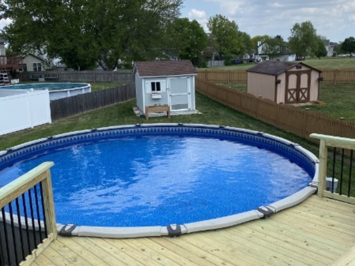 396 Nantucket Court Bartlett, IL 60103 - Photo 33 of 36 a view of a mini pool with an outdoor space