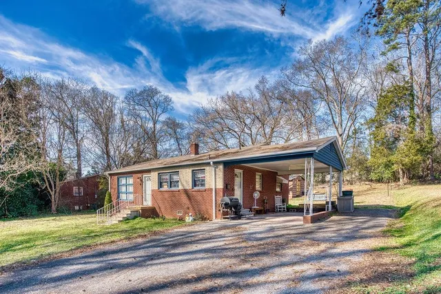 $159,000 | 406 West Hillcrest Avenue, Union, SC 29379