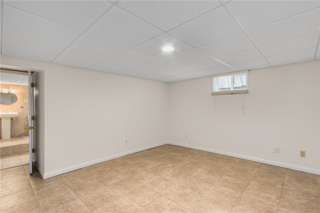 495 Gaskill Street Woonsocket, RI 02895 - Photo 21 of 33