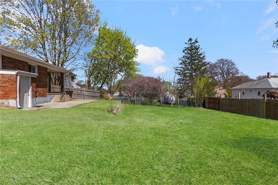 495 Gaskill Street Woonsocket, RI 02895 - Photo 28 of 33