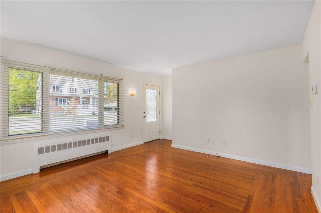 495 Gaskill Street Woonsocket, RI 02895 - Photo 3 of 33