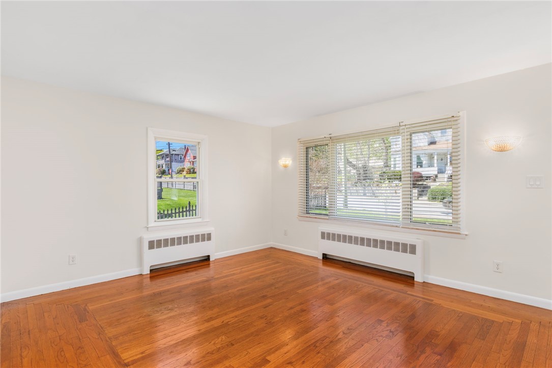 495 Gaskill Street Woonsocket, RI 02895 - Photo 4 of 33