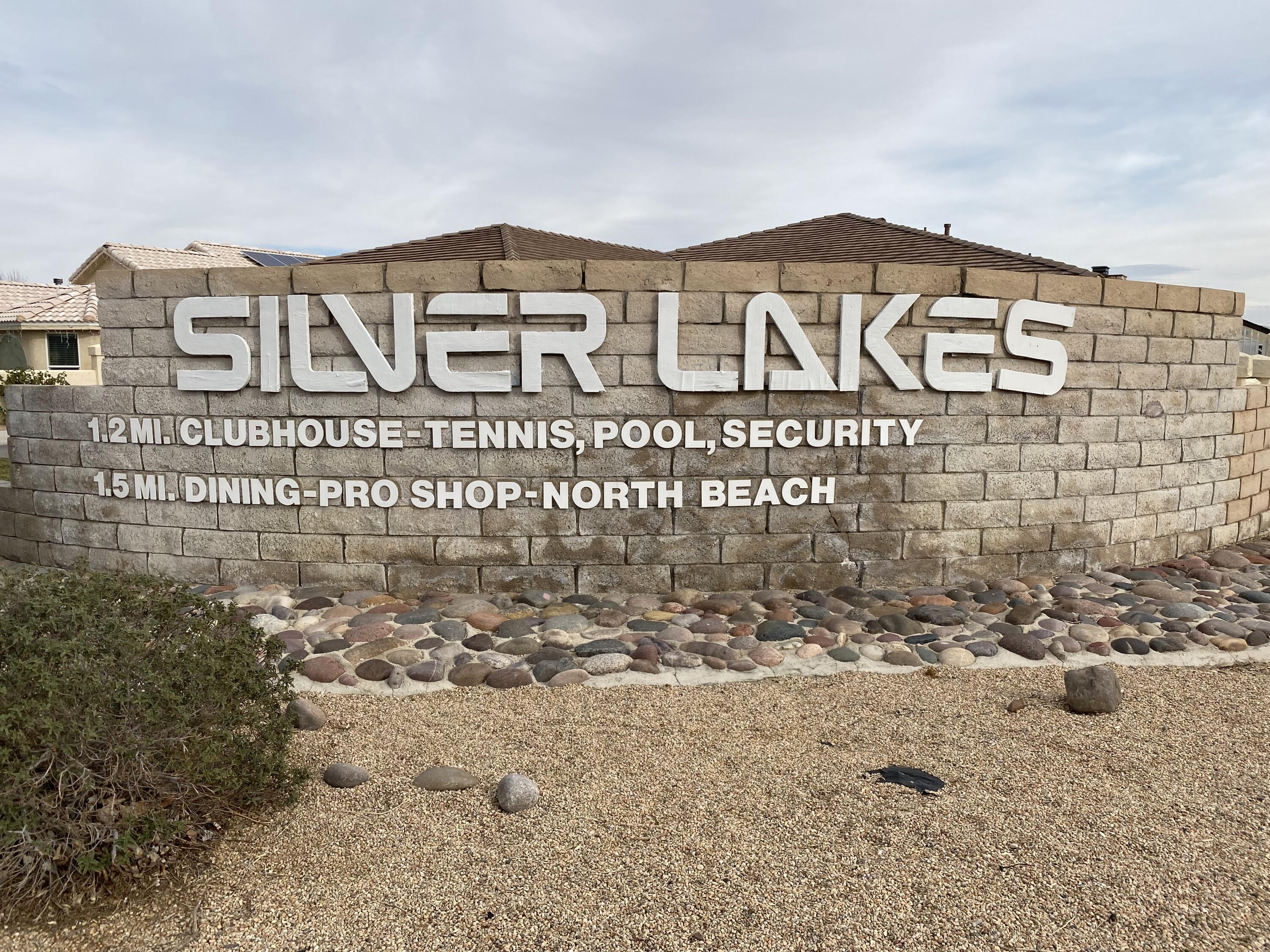 Windjammer Lane Helendale, CA 92342 - Photo 11 of 14 a view of a large building