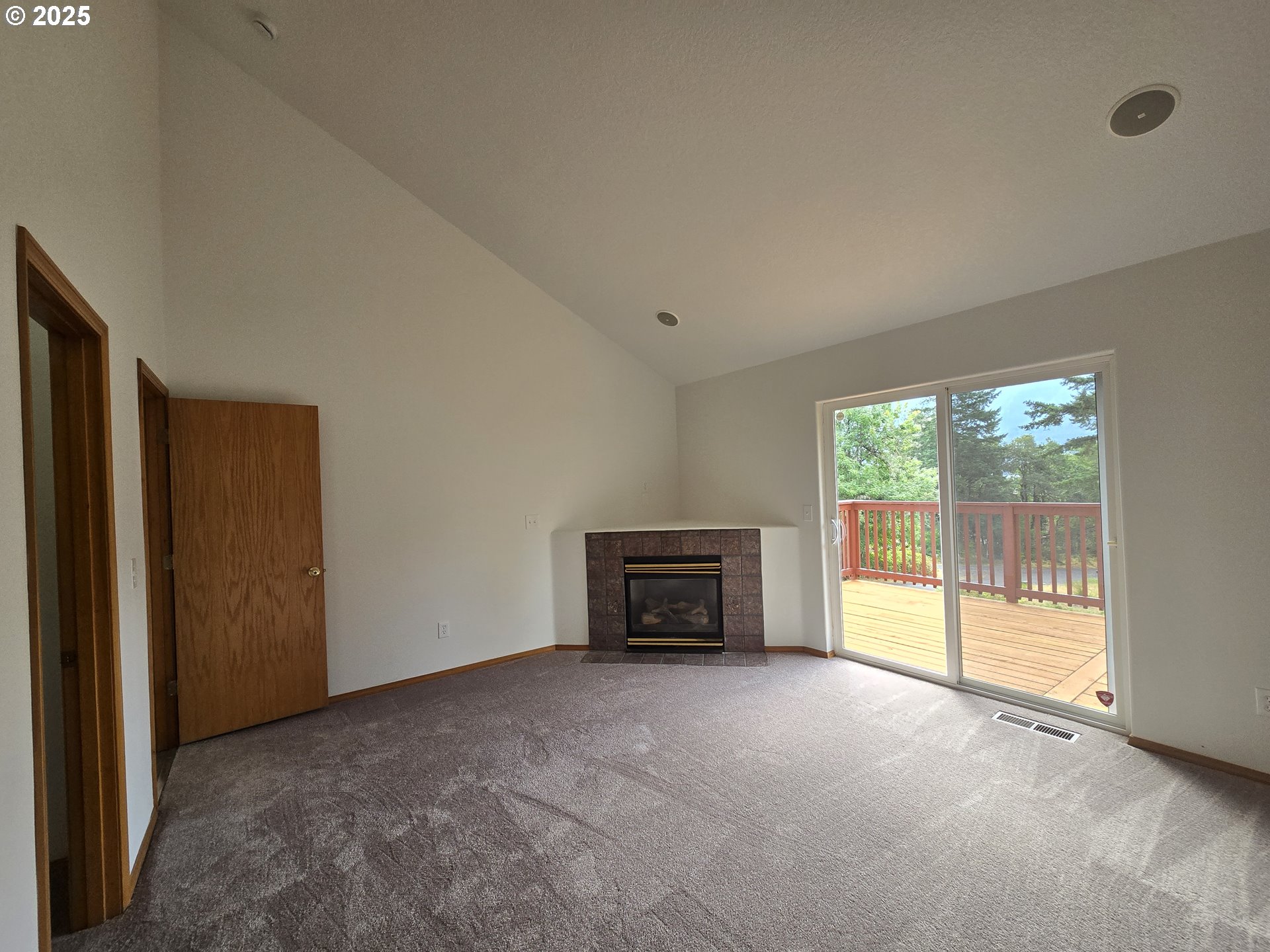 85 Southwest Monda Road Stevenson, WA 98648 - Photo 16 of 48 Owner's Suite Bedroom