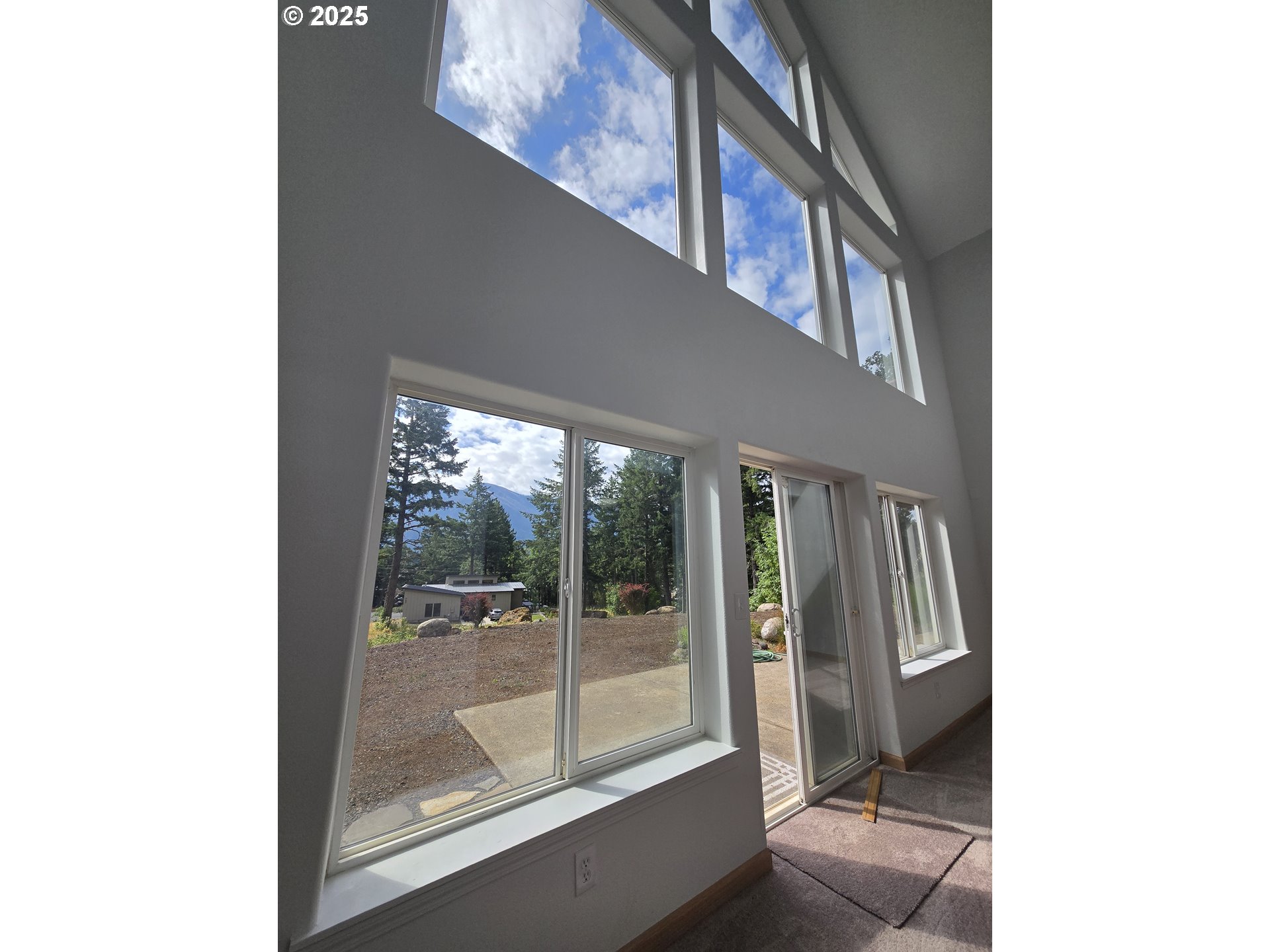 85 Southwest Monda Road Stevenson, WA 98648 - Photo 24 of 48 Family Room