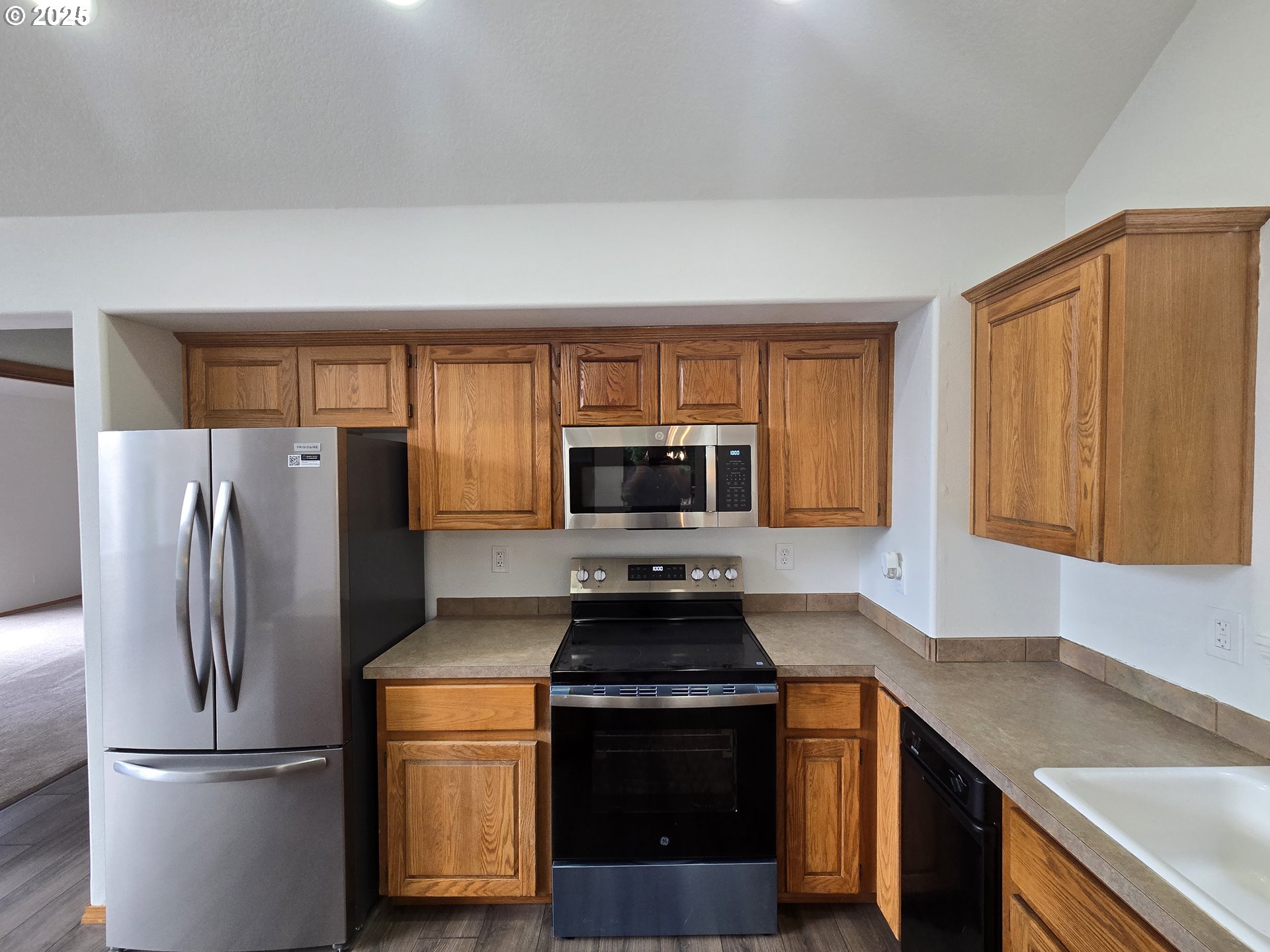 85 Southwest Monda Road Stevenson, WA 98648 - Photo 9 of 48 Kitchen