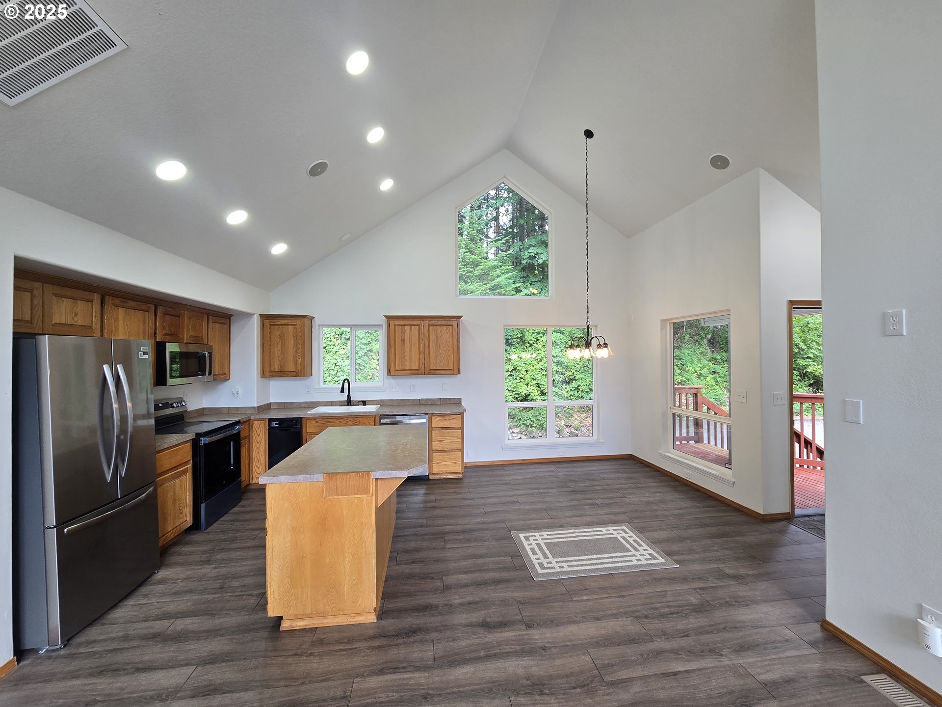 85 Southwest Monda Road Stevenson, WA 98648 - Photo 10 of 48 Kitchen/Dining Room