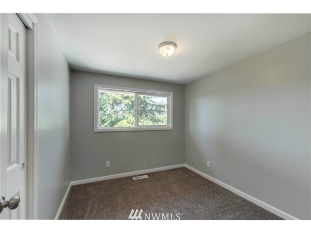 1067 Whitman Court Northeast Renton, WA 98059 - Photo 13 of 25