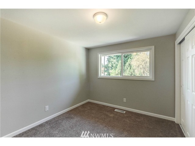 1067 Whitman Court Northeast Renton, WA 98059 - Photo 14 of 25