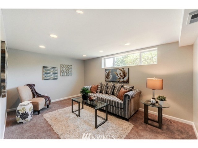 1067 Whitman Court Northeast Renton, WA 98059 - Photo 16 of 25