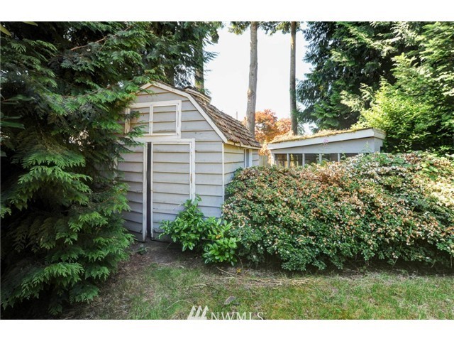 1067 Whitman Court Northeast Renton, WA 98059 - Photo 25 of 25