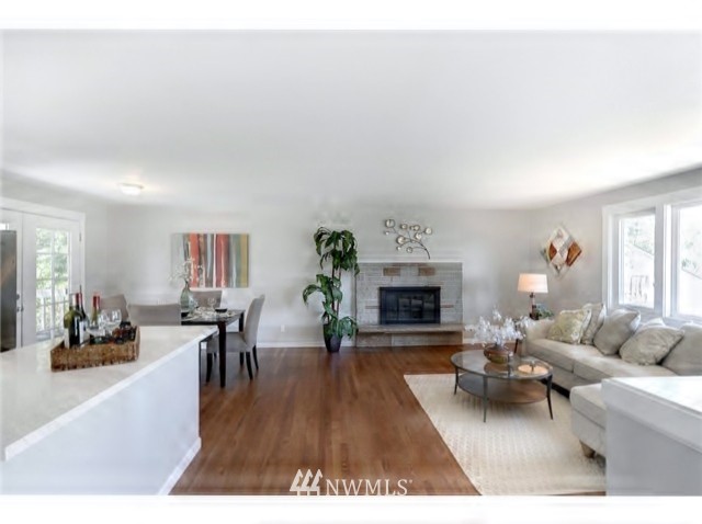 1067 Whitman Court Northeast Renton, WA 98059 - Photo 4 of 25