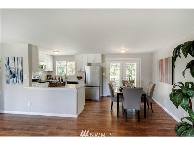 1067 Whitman Court Northeast Renton, WA 98059 - Photo 6 of 25