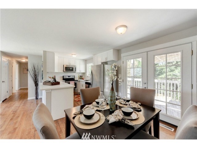 1067 Whitman Court Northeast Renton, WA 98059 - Photo 7 of 25