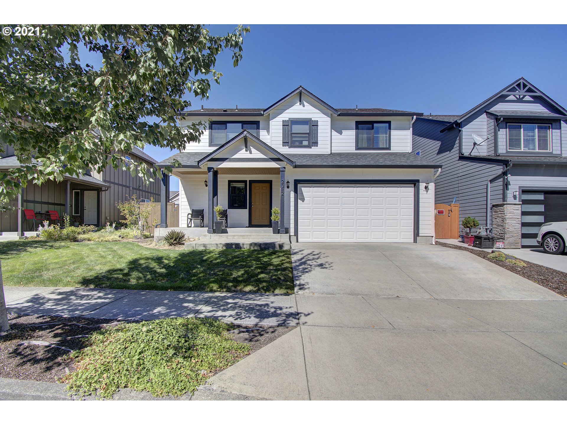 2312 South Sauk Way Ridgefield, WA 98642 - Photo 1 of 29 a front view of a house with garden