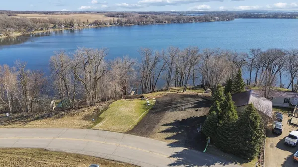 $185,000 | 21280 654th Avenue, Darwin, MN 55324