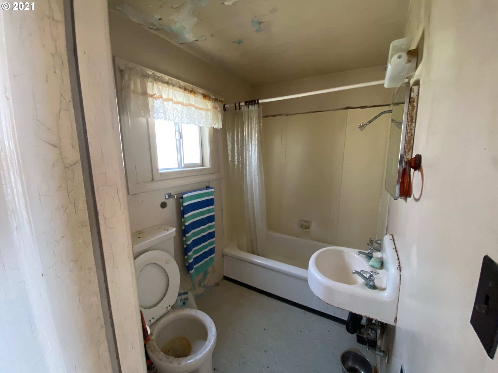 1845 Maxwell Mountain Road Oceanside, OR 97134 - Photo 12 of 29 Gallery Image 12