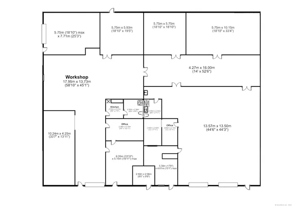 a view of a house with backyard and plants