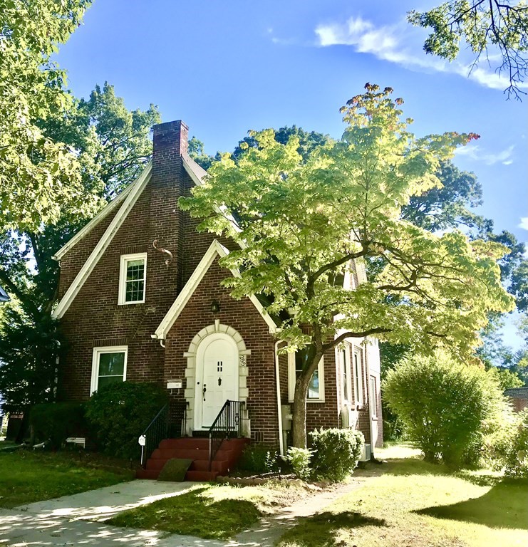 255 Norfolk Street Springfield, MA 01109 - Photo 1 of 40 Gallery Image 1