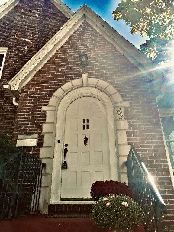 255 Norfolk Street Springfield, MA 01109 - Photo 8 of 40 Gallery Image 8
