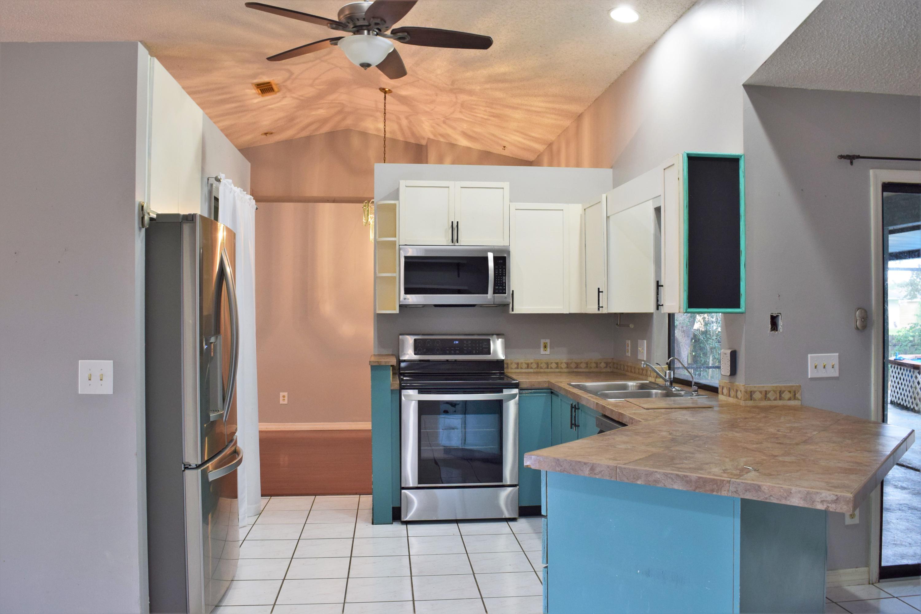 702 Southwest Ancona Road Port St. Lucie, FL 34953 - Photo 11 of 20 Kitchen