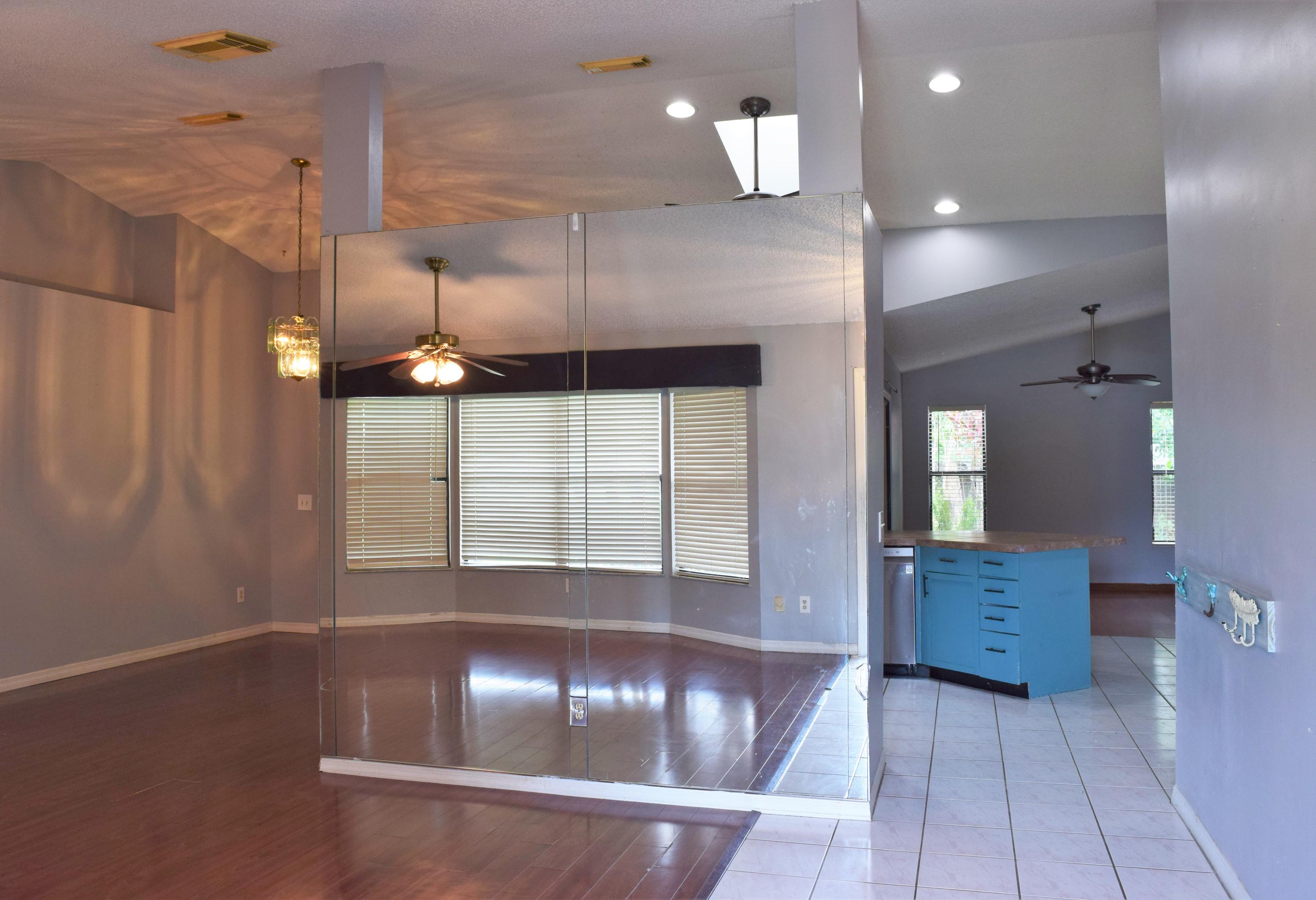 702 Southwest Ancona Road Port St. Lucie, FL 34953 - Photo 3 of 20 Living Room