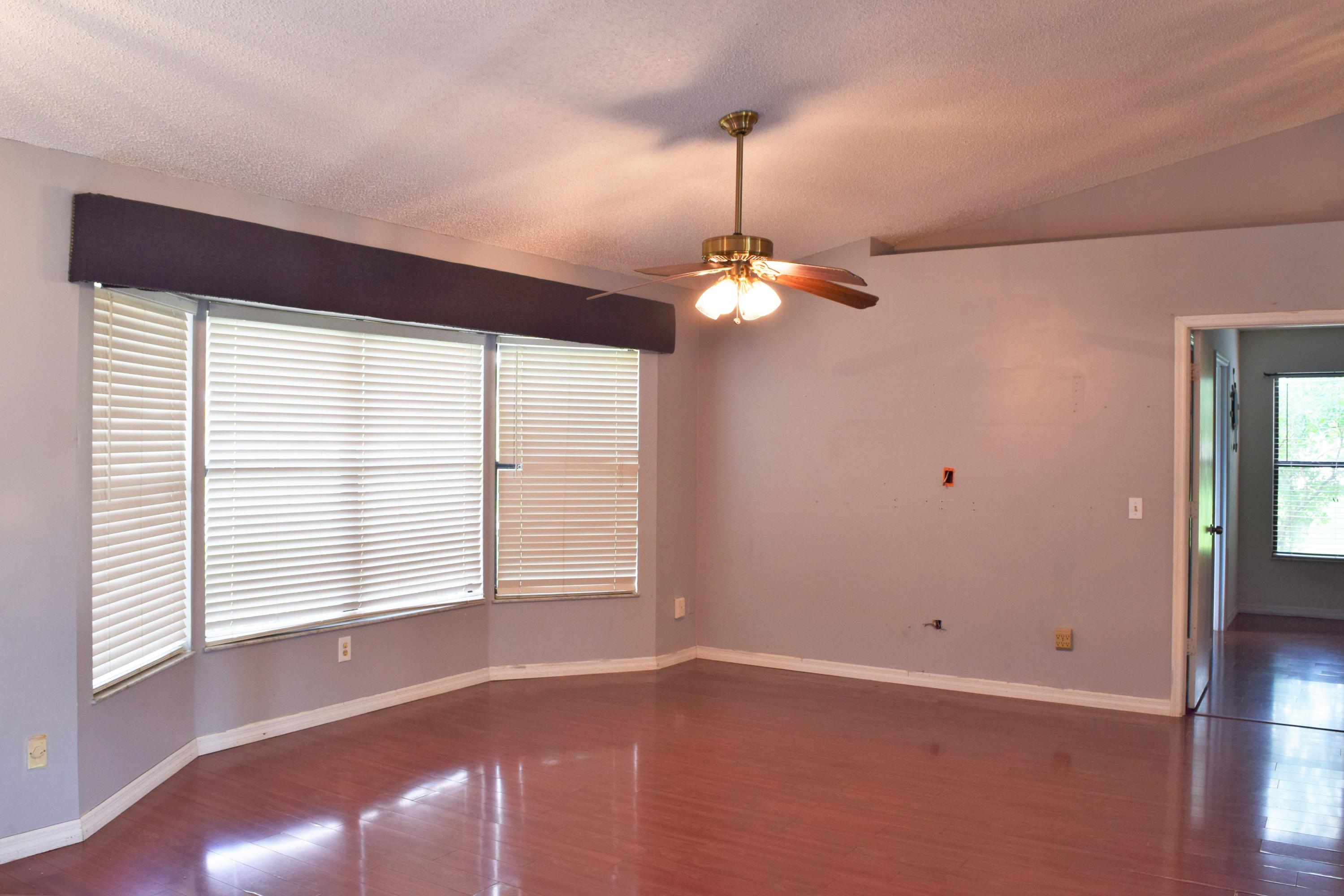702 Southwest Ancona Road Port St. Lucie, FL 34953 - Photo 4 of 20 Living Room