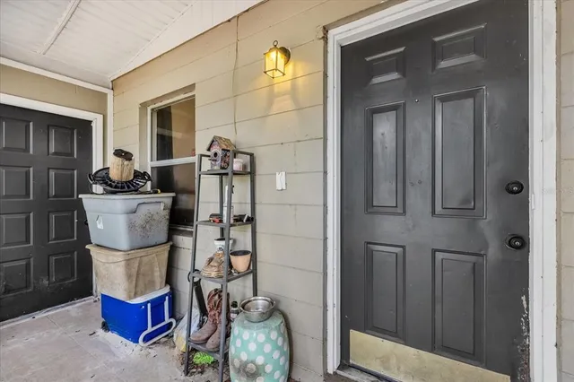 a living room filled with furniture