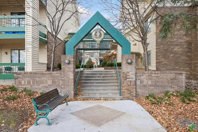 $186,000 | 7610 York Avenue South, Unit 3302, Edina, MN 55435